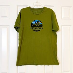 Patagonia organic cotton olive green short sleeve pullover slim fit t-shirt. XL